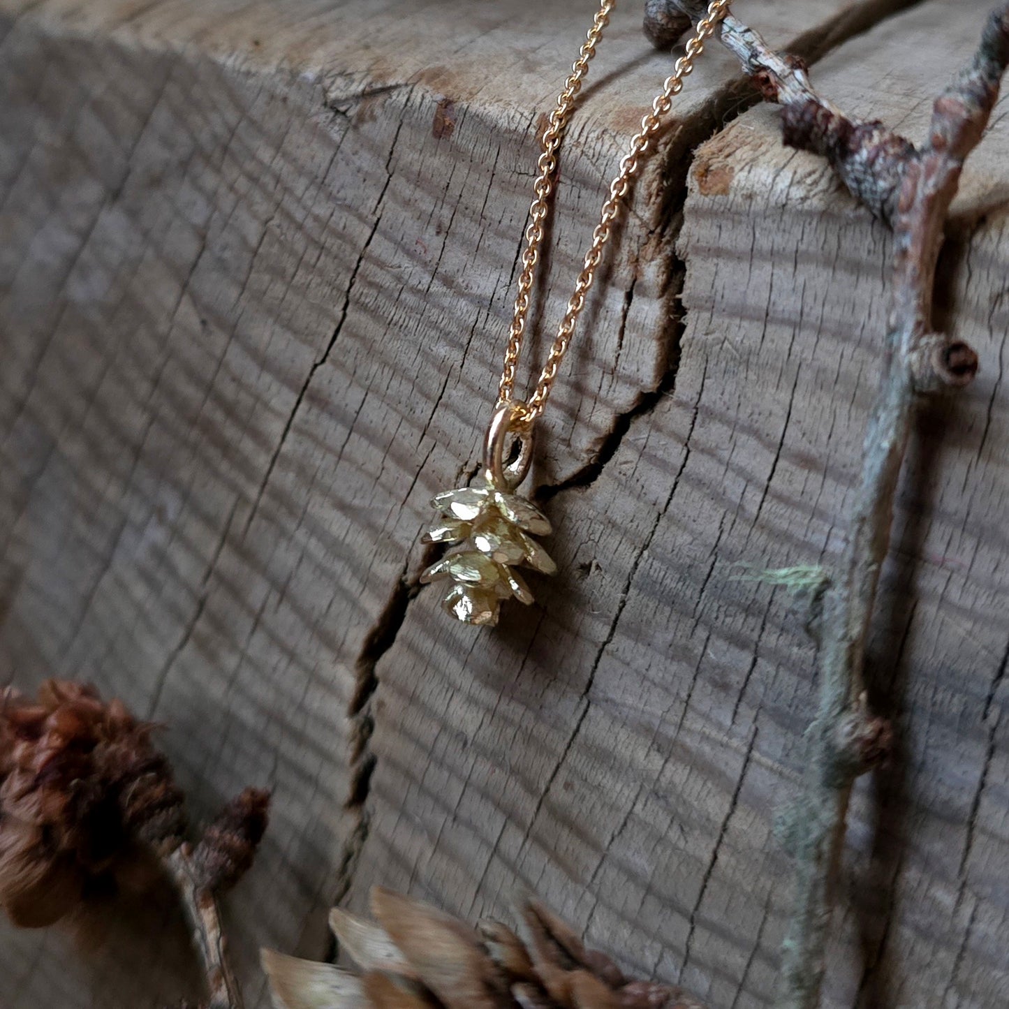 Kongle og kjede i 14k gull