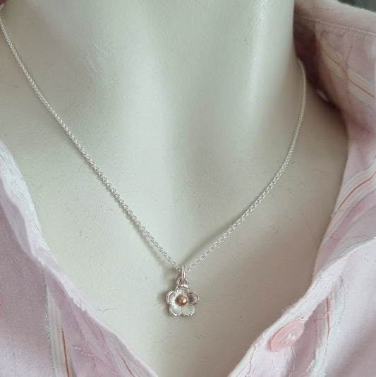 Hugleiksølv - lita 5 bladrose - anheng