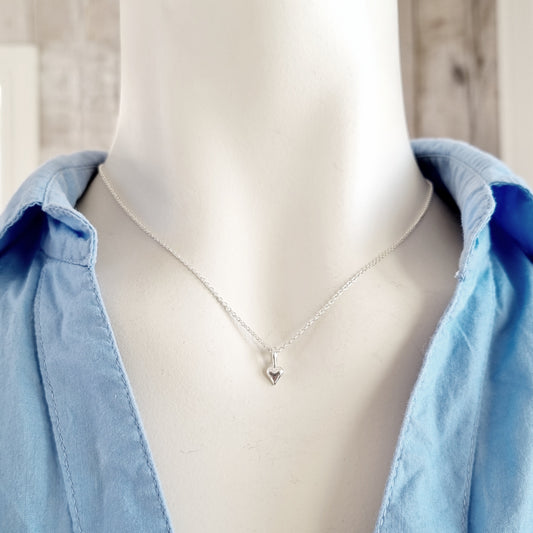 Attåt-hjarte med kjede